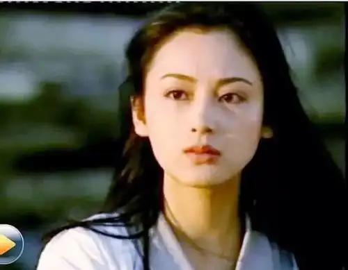 长得太漂亮被导演娶回家的三位女星,网友第三位太冤

