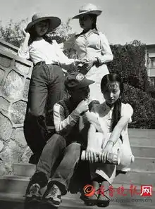 宝玉晒昔日宝黛钗凤剧照网友感叹回忆满满
