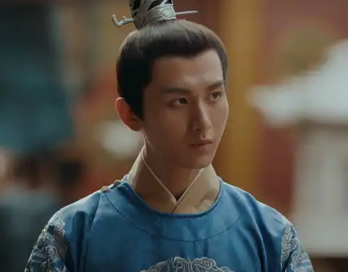 冯绍峰演永乐大帝,陈宝国和张丰毅给他作配,惊喜的是成毅也在