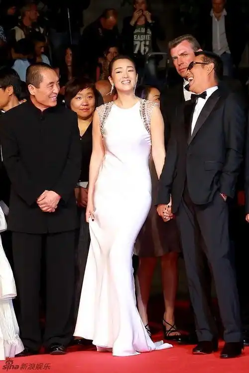巩俐和张艺谋相恋七年,分手后闪婚富商,最后嫁给71岁外国大叔
