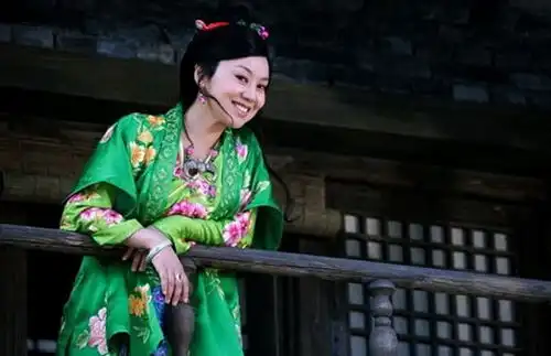 传董洁婚变曝倪妮有艳照历代谋女郎生存现状