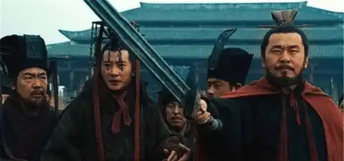 原创袁绍欲另立个皇帝,为什么被拥立者及亲朋都不同意原因如此
