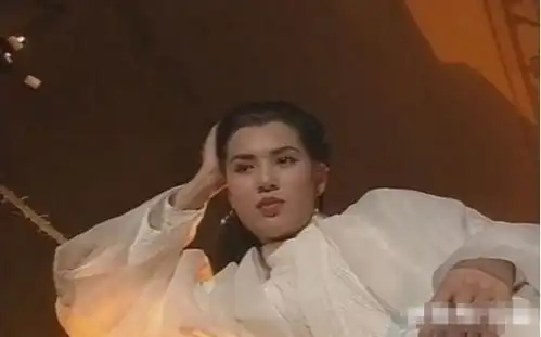 小龙女睡绳子的3个不同版本,网友原装高仿盗版的差别
