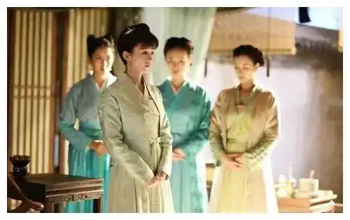 两红四个绿同为明兰的大丫鬟,为何只有她掉了队
