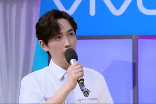 朱一龙快乐大本营本周首秀实力宠粉男友力爆棚
