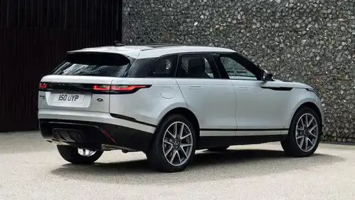 改款路虎揽胜星脉首推插混版售价约合39.7万人民币