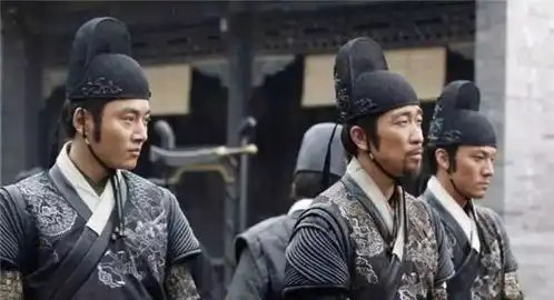 小官遇见朱元璋不认识,却邀请明太祖吃饭喝酒,结果被连升十级