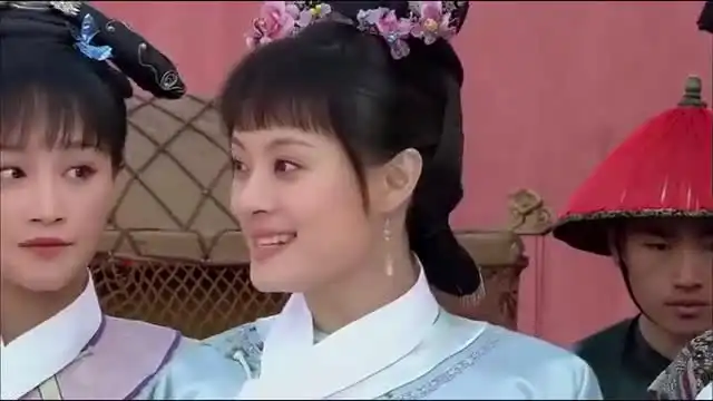 甄嬛传,眉姐姐阔气,金瓜子一赏就是一把,苏培盛都吓坏了

