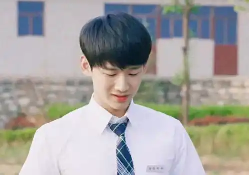 白敬亭何泓姗新剧同框让人梦回匆匆那年,观众直呼爷青回
