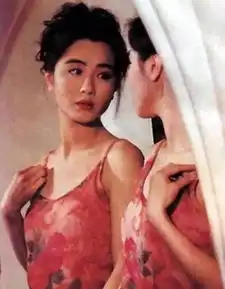 论颜值才华,她都不输朱茵关之琳,如今却仅剩下绯闻,让人唏嘘
