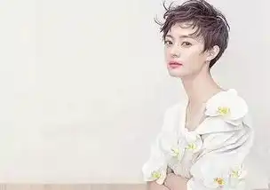 让邓紫棋叫婆婆的她,生过两个孩子之后还是美得不像话
