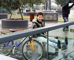 千山暮雪首周飘红赵楚仑戏外萌照曝光
