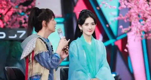 谢娜回归快本,身材苗条不输杨幂,再引收视爆棚
