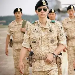 快看吴亦凡宋仲基杨幂带上眼镜真的太时尚了