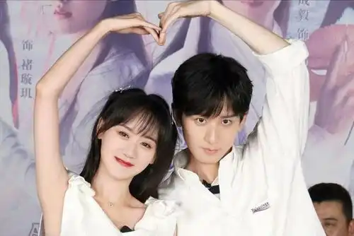 与君歌将播成毅饰演病娇男,姐妹相争成看点
