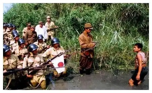 他是演鬼子专业户,回日本后被人暴打,果断让女儿入中国国籍