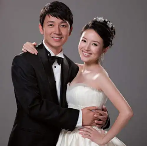 16岁登春晚,因金粉世家一举成名,如今跌下神坛她做错了什么
