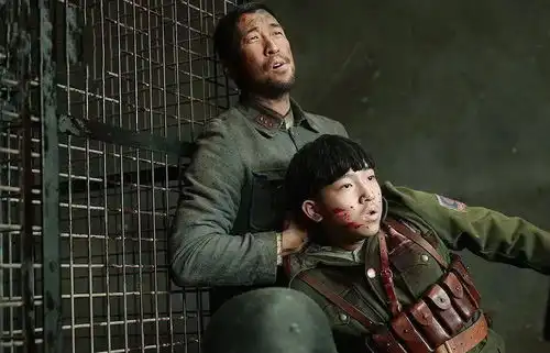 让吴京哭好几回,王中磊泪洒现场,八佰到底好在哪
