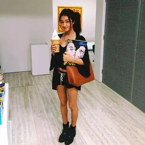 唐人街探案2美女陈英警官什么背景
