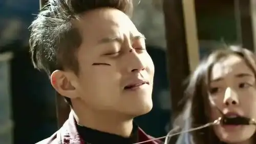 分手大师邓超和杨幂教你打火机的另类点法
