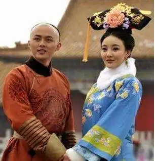 叶祖新因步步惊心走红,与蒋欣分手过气,和张佳宁恋爱被关注