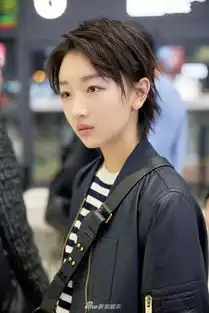 组图周冬雨深夜现身机场凌晨收工未显倦容
