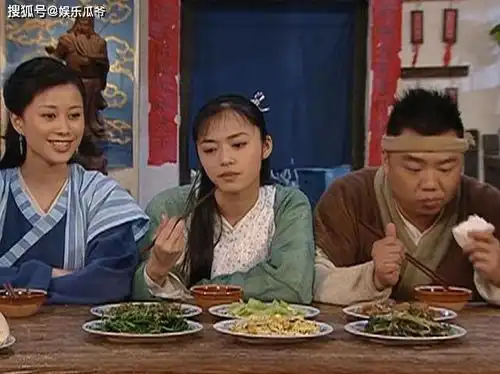 家有儿女的饭菜是假的,这两部剧却因为剧组穷,用了真的饭菜