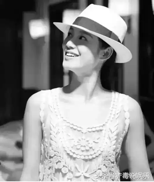 39岁的姜文妻子美得上热搜,凭借的是这一点
