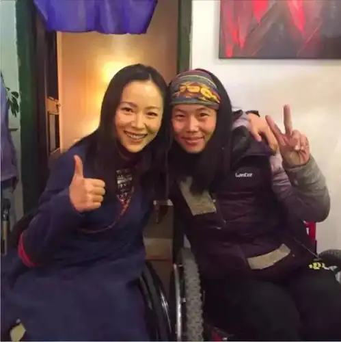 整个娱乐圈都在力挺这部电影七十七天凭什么让所有人叫好
