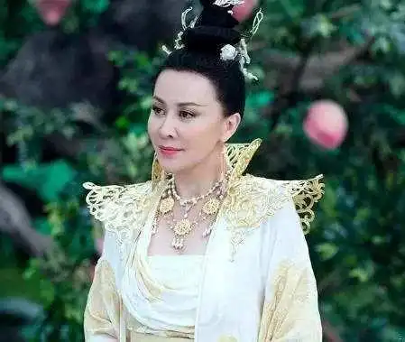 杨紫主演的天乩之白蛇传说不仅有赵雅芝刘嘉玲,还有美美的她