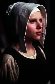 戴珍珠耳环的少女官方剧照
