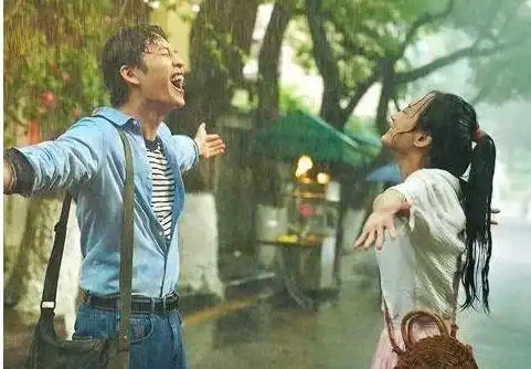 被央视采访,1辆自行车带绝症女友游中国,电影都不敢这么写
