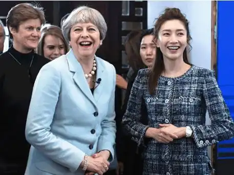 出道以来一直招黑,如今她有颜有才,网友与胡歌分手太可惜了