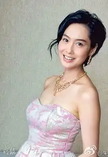 朱茵穿低胸露肩裙性感留言好心情,一切更顺利