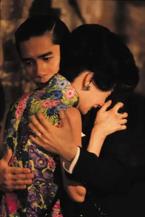 想当年花样年华王家卫营造的中年情事,只是爱的伪辞