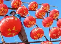 吉林大红灯笼高高挂元宵佳节气氛浓