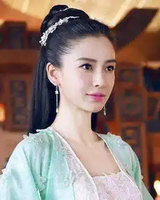 把赵丽颖的脸p在各种古装角色上,竟毫无违和感,铁打的女主啊
