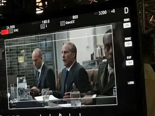 复联4曝光删减镜头剧照奇异博士穿钢铁侠战衣
