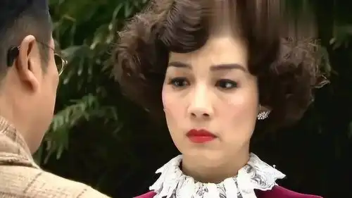 名媛望族钟卓万不愧是香港的首富,竟然这样对待爱妾,佩服至极
