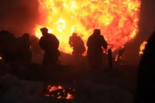 借问英雄何处新疆收官三兄弟生死成悬念
