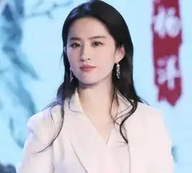 刘亦菲发布会被抓拍,媒体镜头的难以形容,杨幂分分钟变大妈,明星缺陷暴露无疑