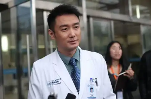 出走央视转行当演员,后和孙俪演戏爆红,33岁不沾绯闻闷声拿影帝