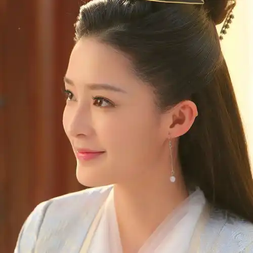 江苏盛产美女,8位苏籍美女,个个盘正条顺,气质卓绝

