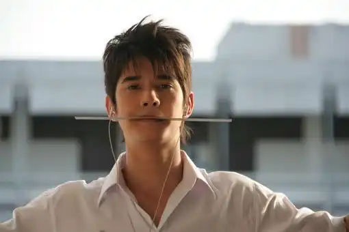泰国初恋这件小事男主现身香港接拍新剧却不再是初恋脸
