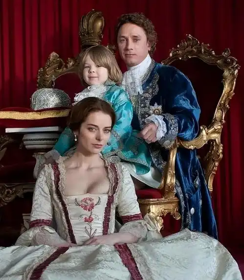 1796年,叶卡捷琳娜二世驾崩,儿子狠狠报复,将她和最恨的人合葬
