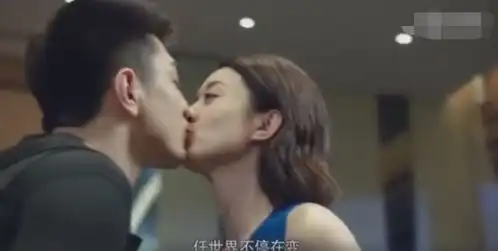 倾城时光厉致诚带头翘班约会,健身互吻,网友又不按套路了