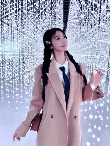 时尚演员白雪儿泰国泰阳国际电影节优秀女演员