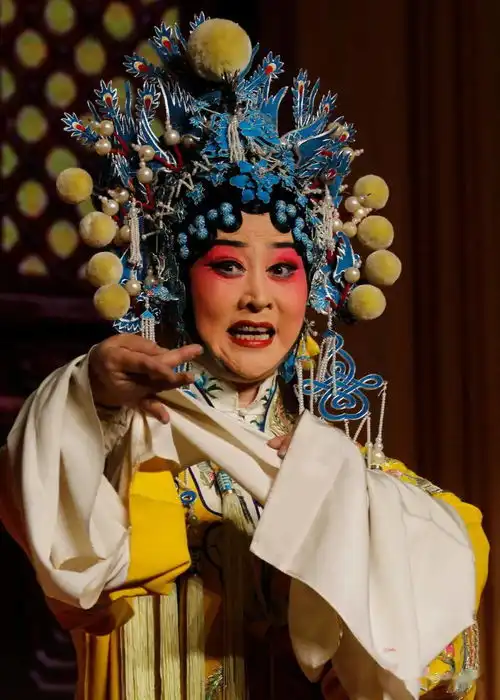 长治市上党梆子剧团受邀赴并慰问演出
