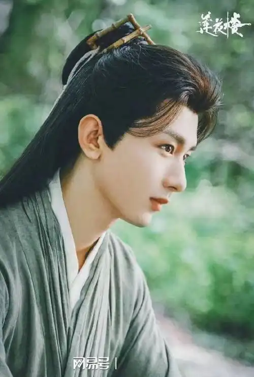 杨紫长相思成为了暑期档的剧王成毅莲花楼必败无疑
