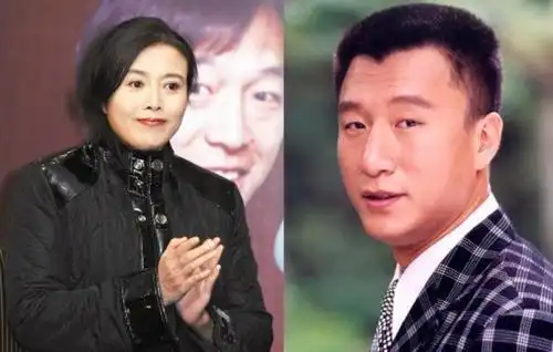 孙红雷和85后娇妻同台妻子面若桃花似20岁少妇,夫妻关系好